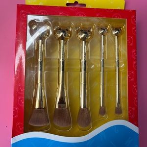 Moschino + Sephora Bear brush set